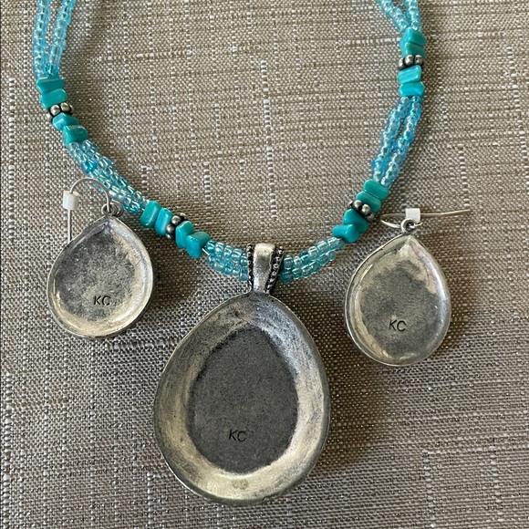 Turquoise and Silver Necklace Set - Picture 4 of 6